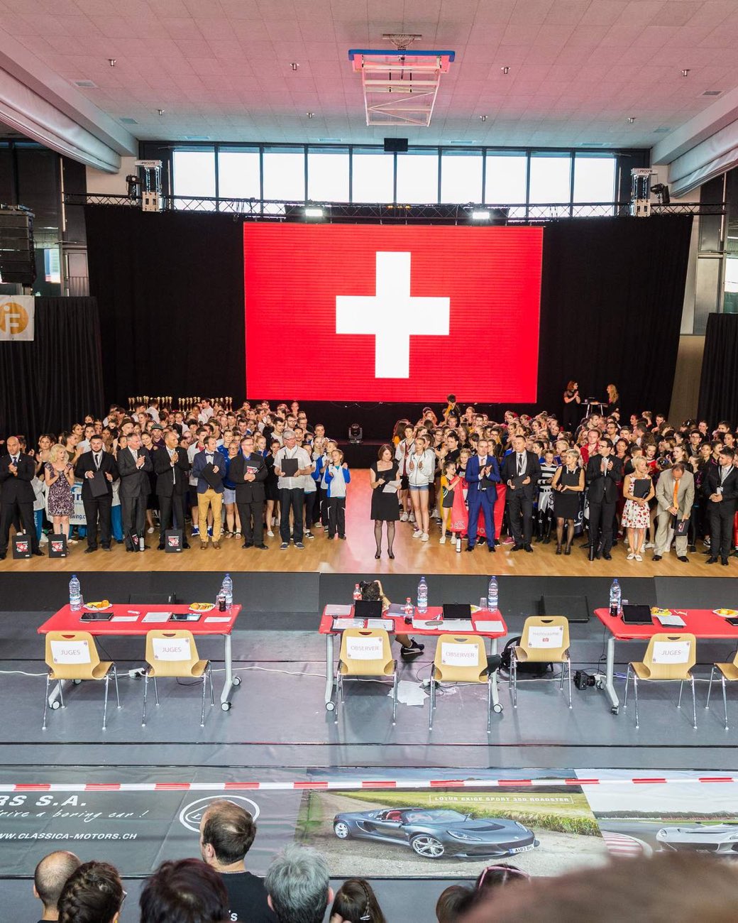 Cérémonie du championnat suisse 2018, sous le drapeau suisse